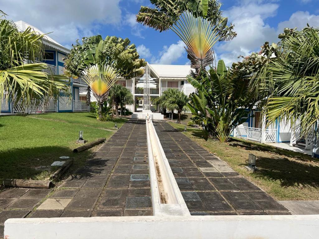 Studio Le Titoune Acces Plage St-Francois Avec Reservoir D'Eau Automatique Saint-Francois  Luaran gambar